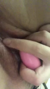 骚逼在家发骚自慰4