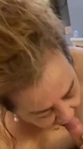 阿姨真的很顶舌头直接伸进马眼里了爽的起飞