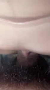 小母狗的嫩穴特写，阴唇随着jb抽插一进一出